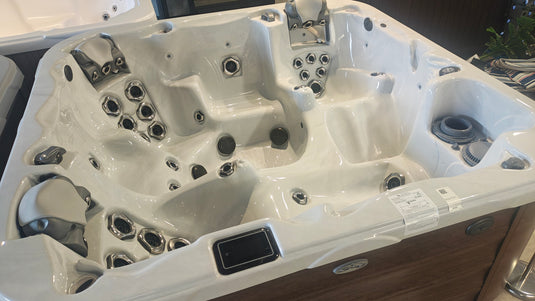 Dimension One Hot Tub - Diplomat